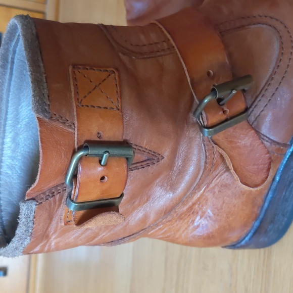 Moma distressed leather ankle boots - Picture 13 of 16